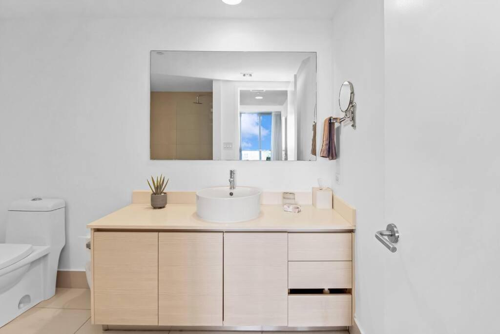 2BR 2Bth Hallandale Beach Miami Ft Lauderdale FL Bagian luar foto